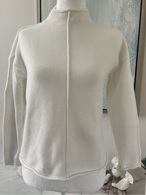 ***Lock The Label ***Chic White Cowl Neck Sweater